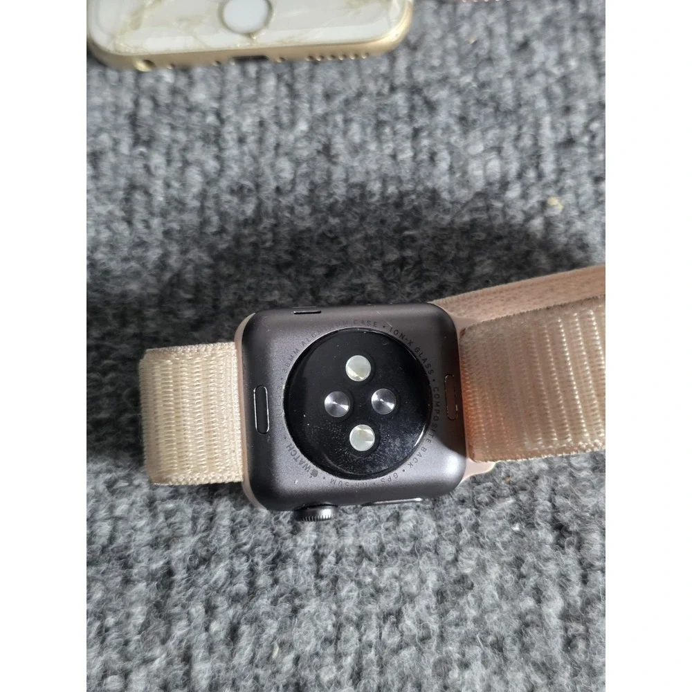 Lot Of 4 Apple Watches And 4 Iphones And Ipod Nano And Fitbit